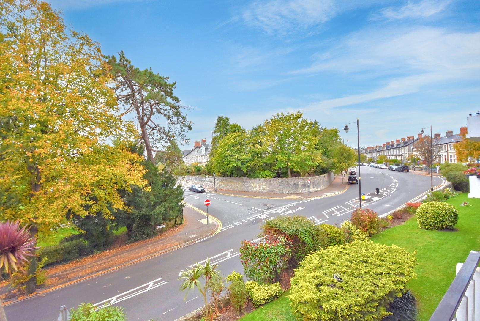 15 Albany Court, Beach Road, Penarth, CF64 1JU